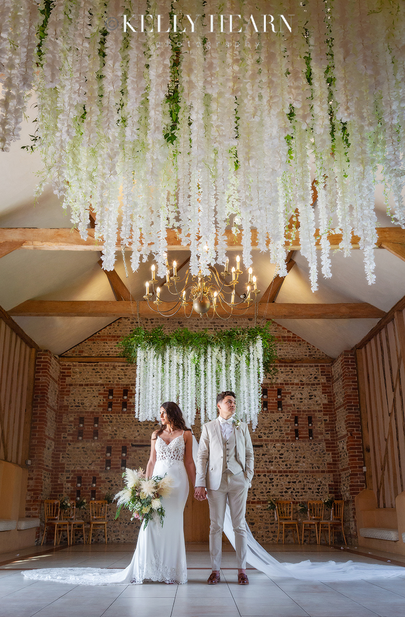 BRO_flowers-ceiling-couple.jpg#asset:3180