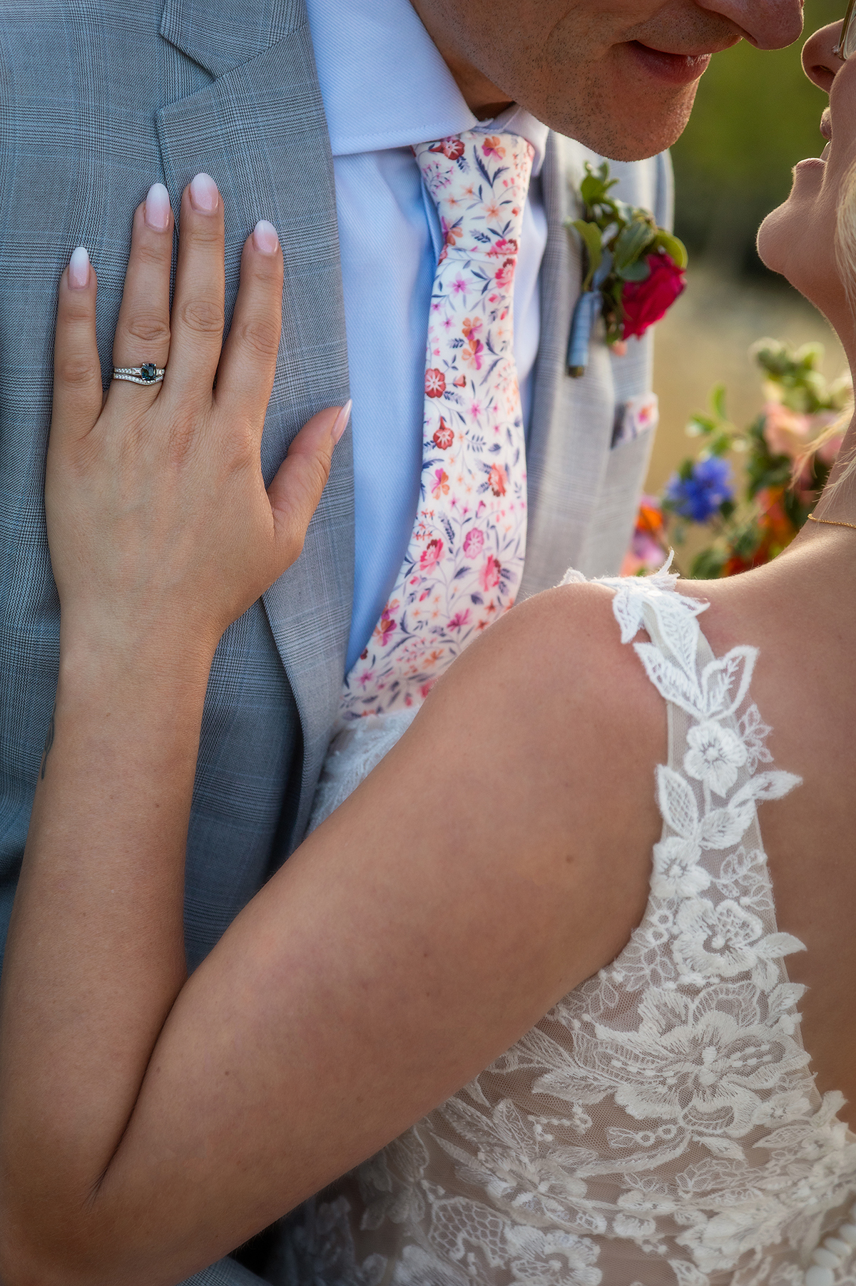 COP_upwaltham-barns-chichester-wedding-kiss.jpg#asset:4812