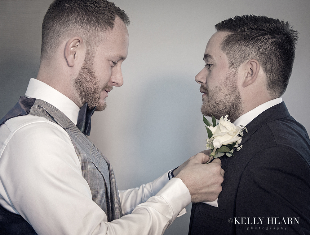 HAR_groom-best-man-buttonholes.jpg#asset:1808