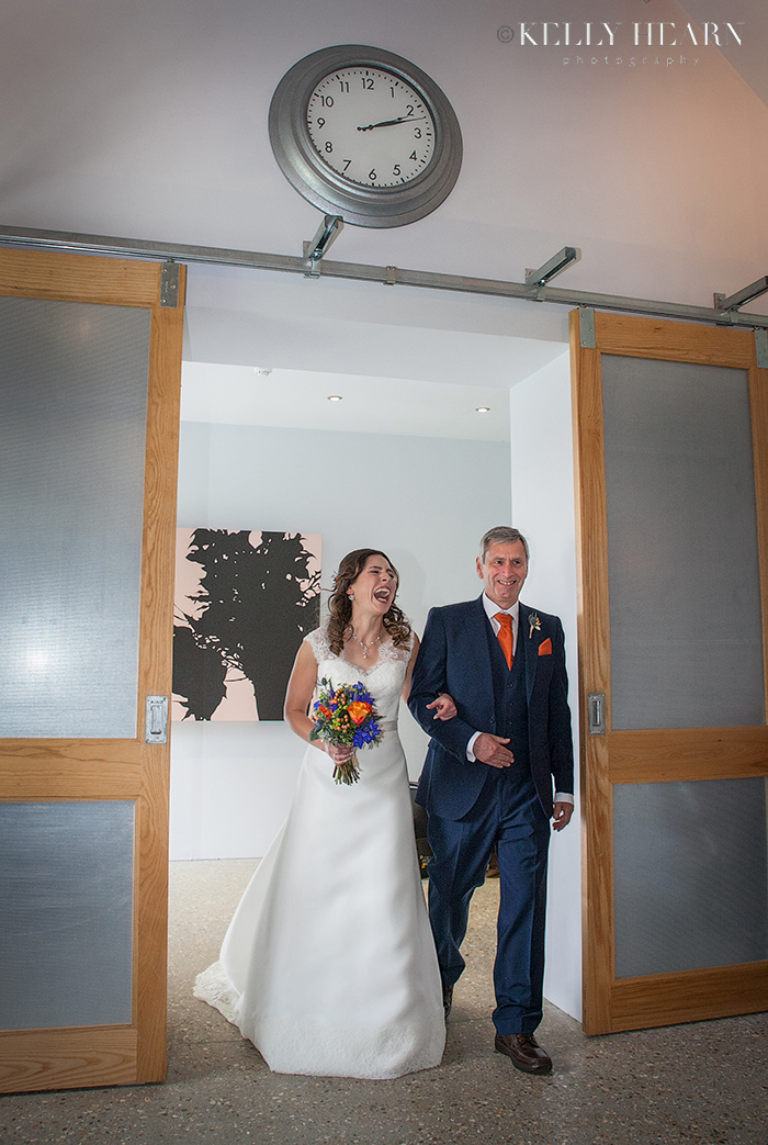 JOL_Bride-and-father-in-doorway.jpg#asse