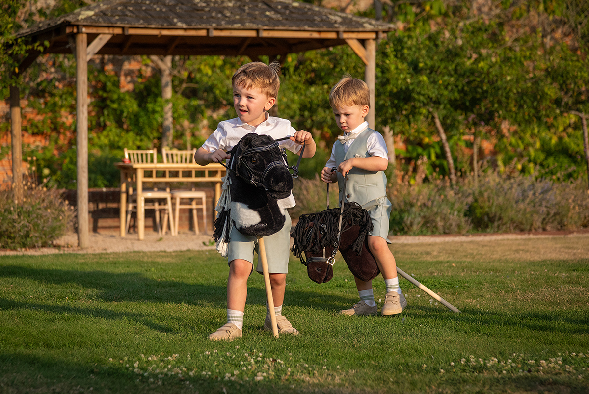 MAR_cowdray-walled-garden-paigeboys-candid-portrait-horses.jpg#asset:4832