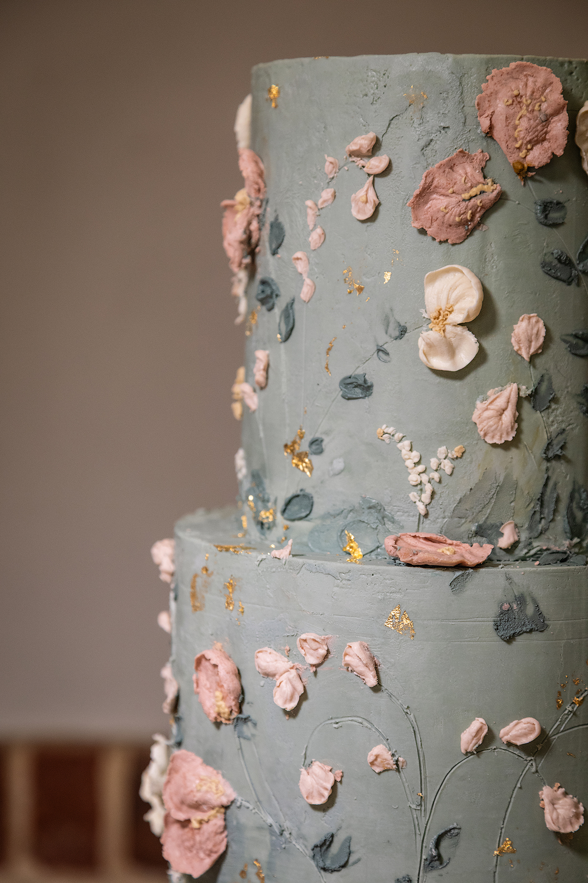 MAR_cowdray-walled-garden-wedding-cake.jpg#asset:4842