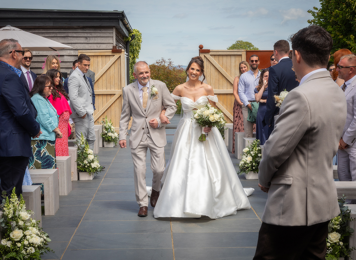 MCD_bride-father-aisle.jpg#asset:4680