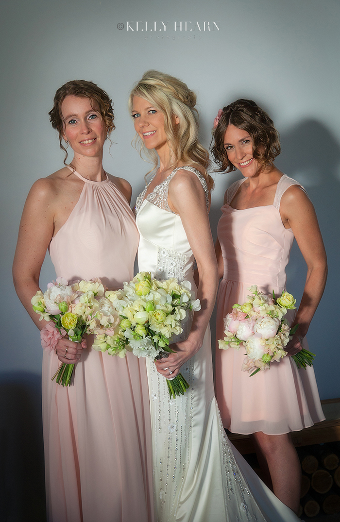 MUB_13-bride-and-bridesmaids.jpg#asset:1