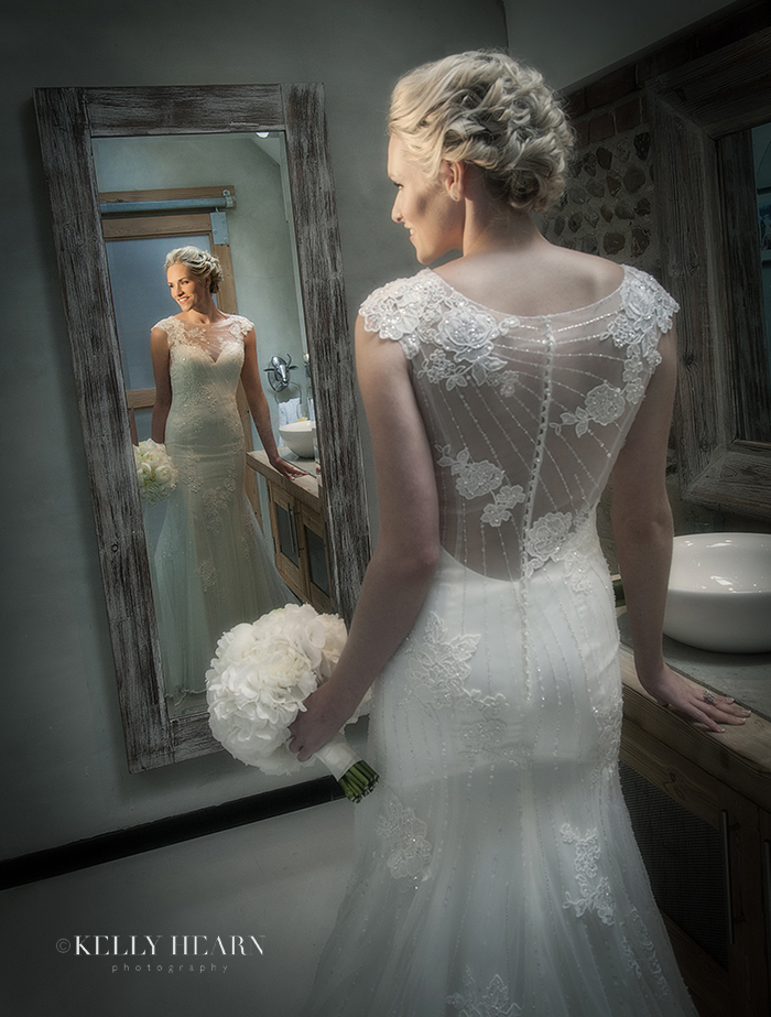 MUB_9-back-of-bride-mirror.jpg#asset:113