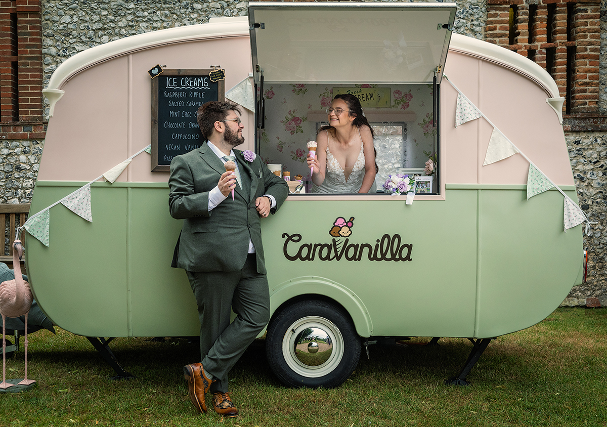 OTT_Couple-icecream-fun.jpg#asset:4316