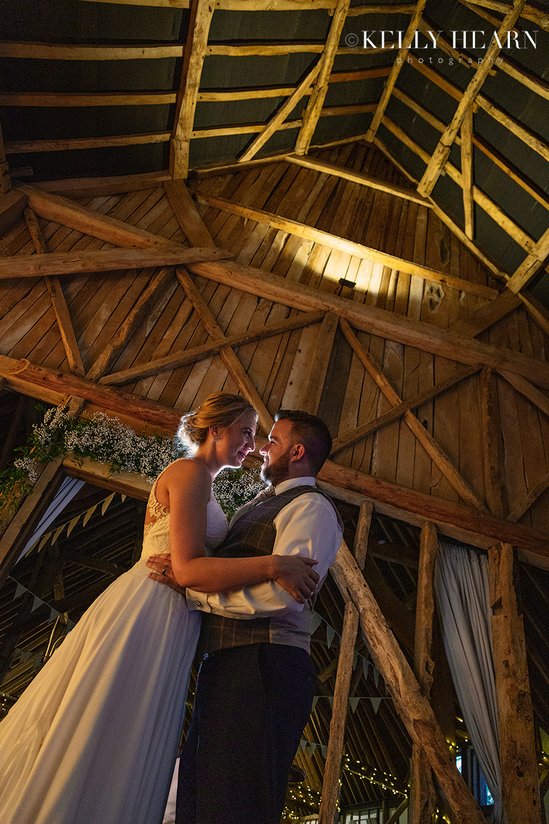 PAG_couple-embracing-inside-barn.jpg#asset:2626