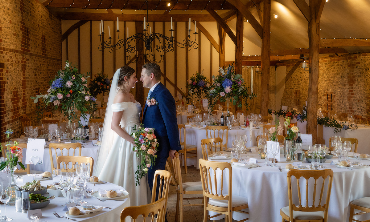Ross_Barn-Couple-tables.jpg#asset:4327