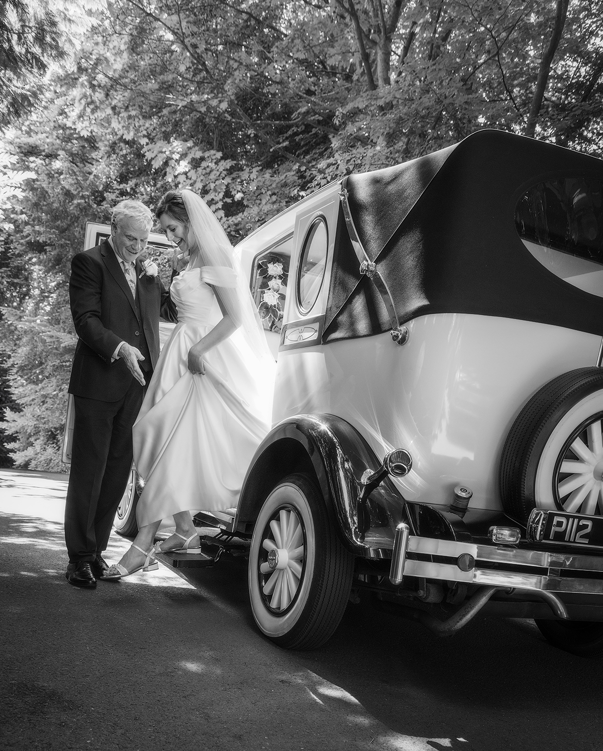 Ross_Bride-arrival-car.jpg#asset:4329