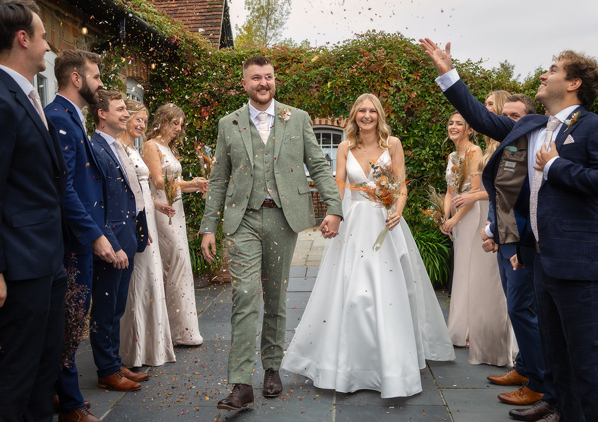 SAR_couple-confetti-distant.jpg#asset:4416