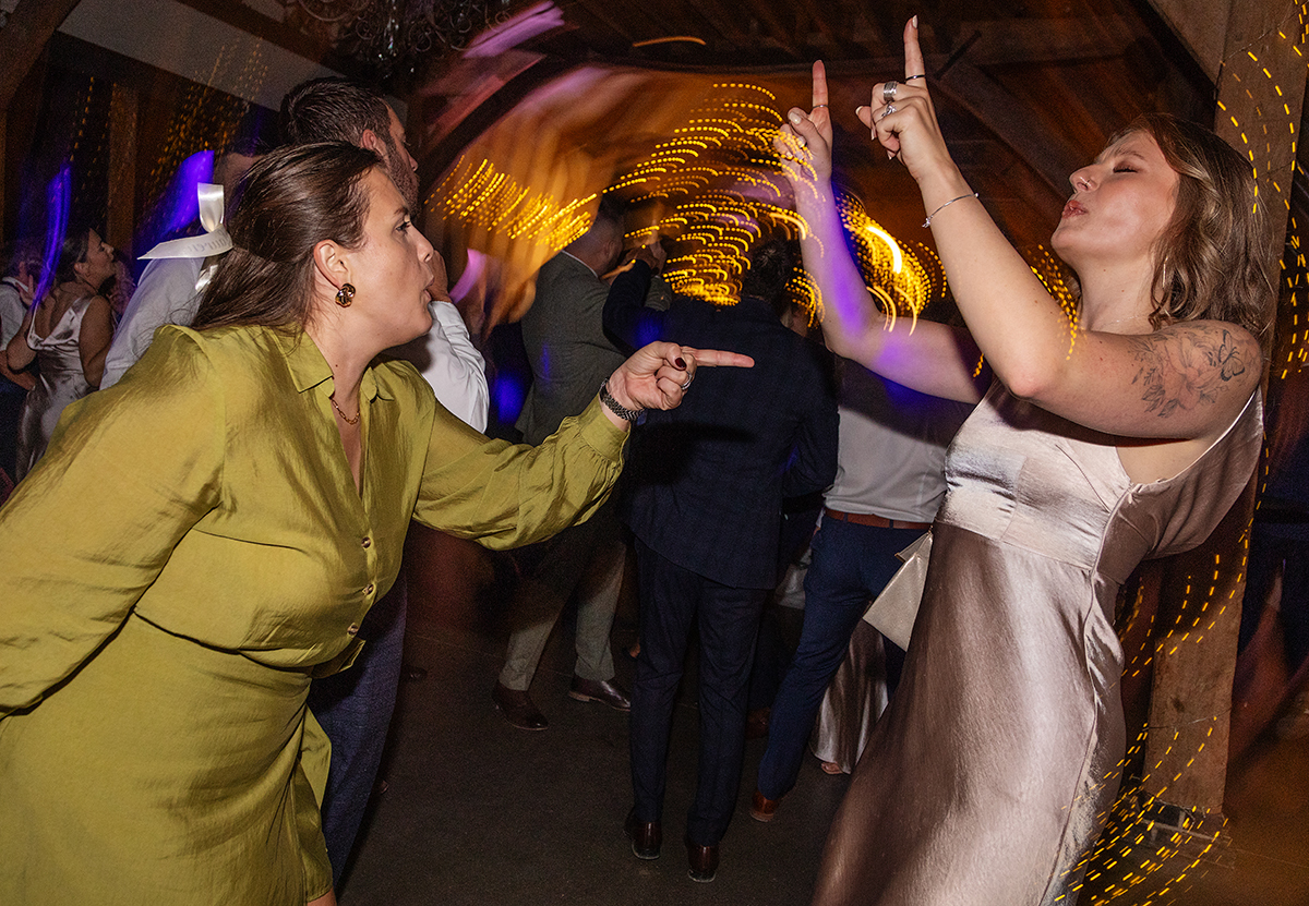 SAR_reception-dancing-ladies.jpg#asset:4429