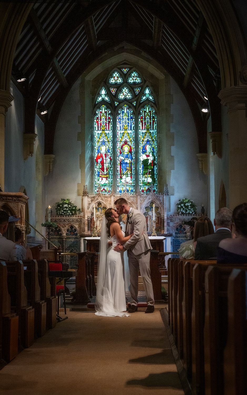 SHA_Couple-kiss-church.jpg#asset:4242