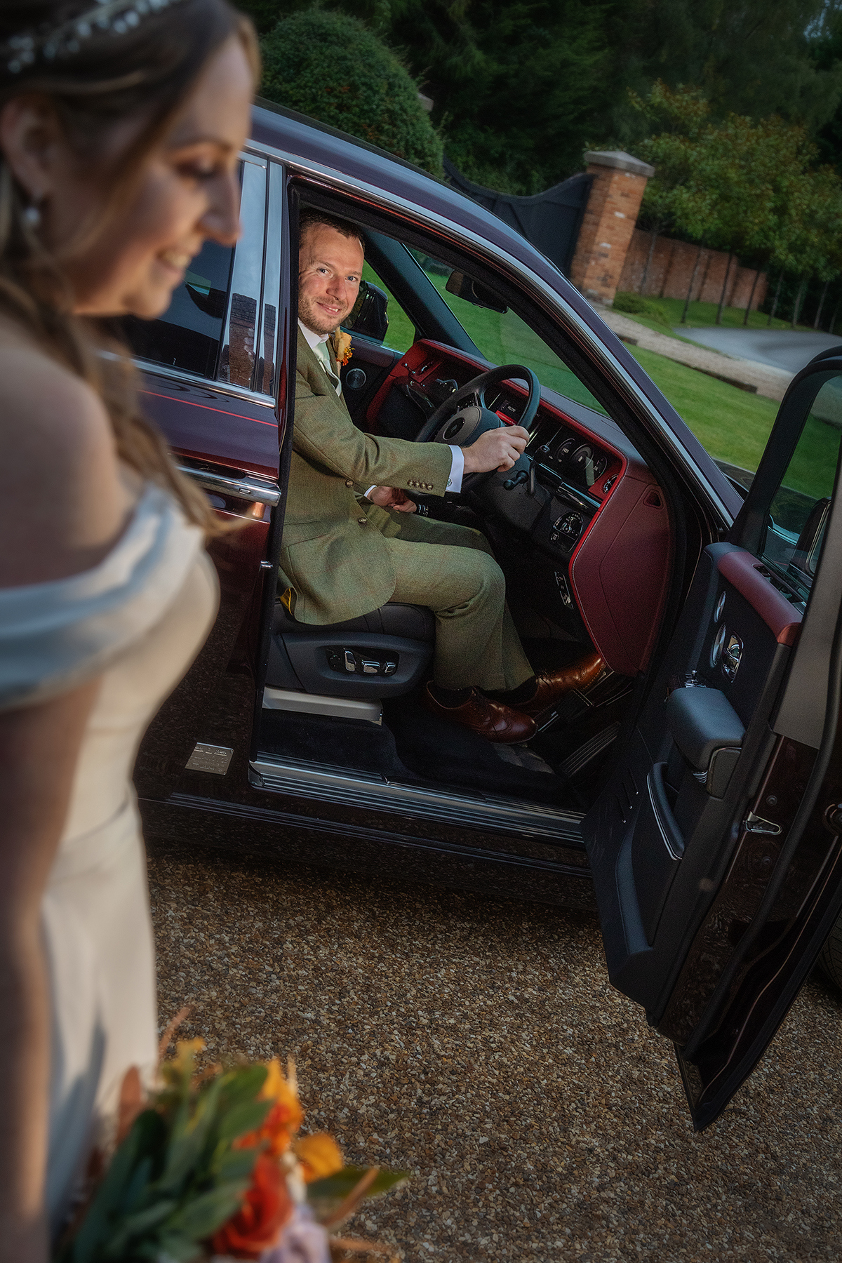 SIMM_bride-groom-car.jpg#asset:4437