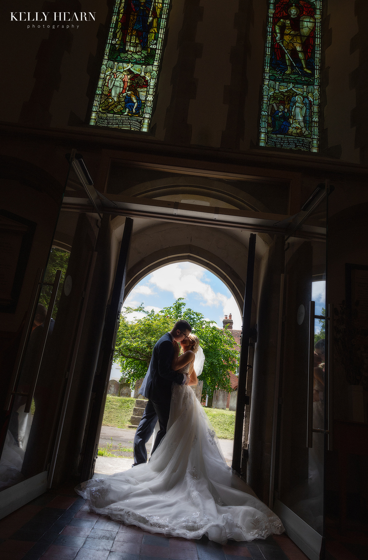 VOW_couple-kiss-church.jpg#asset:3889