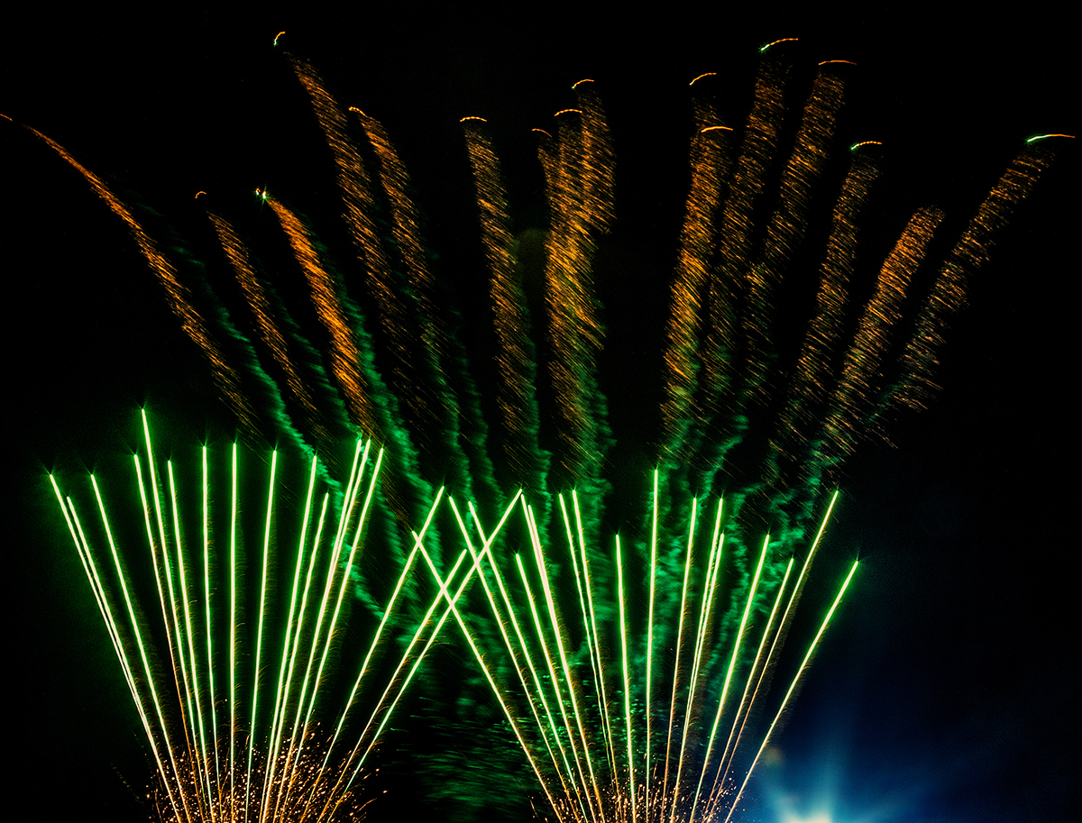 WHIT_fireworks-green-celebration.jpg#asset:4471