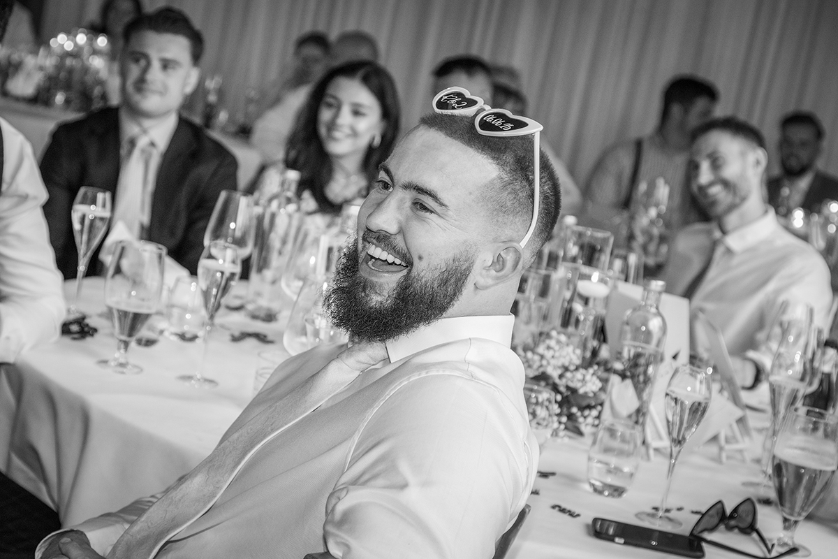 ANA_Reception-friends-laughing.jpg#asset:4209