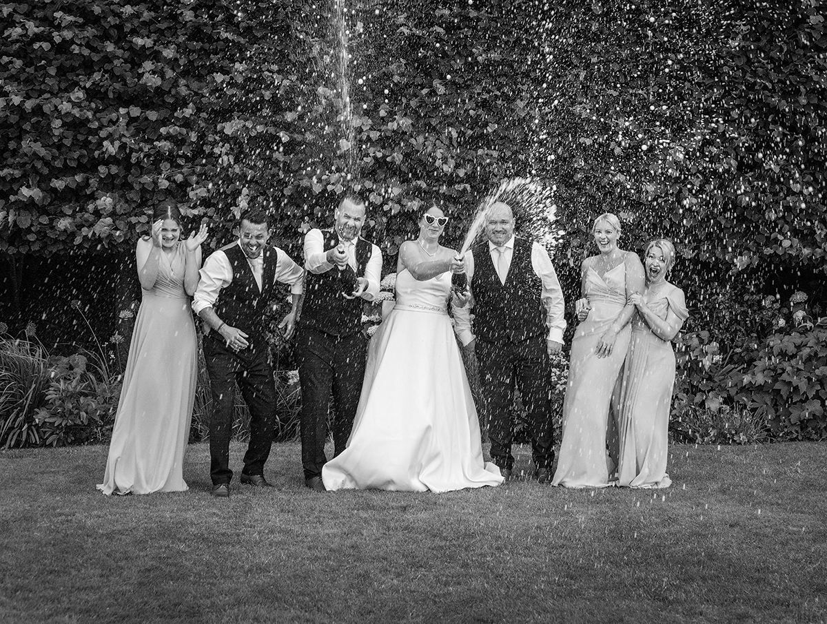 BRY_bridal-party-champagne.jpg#asset:4291