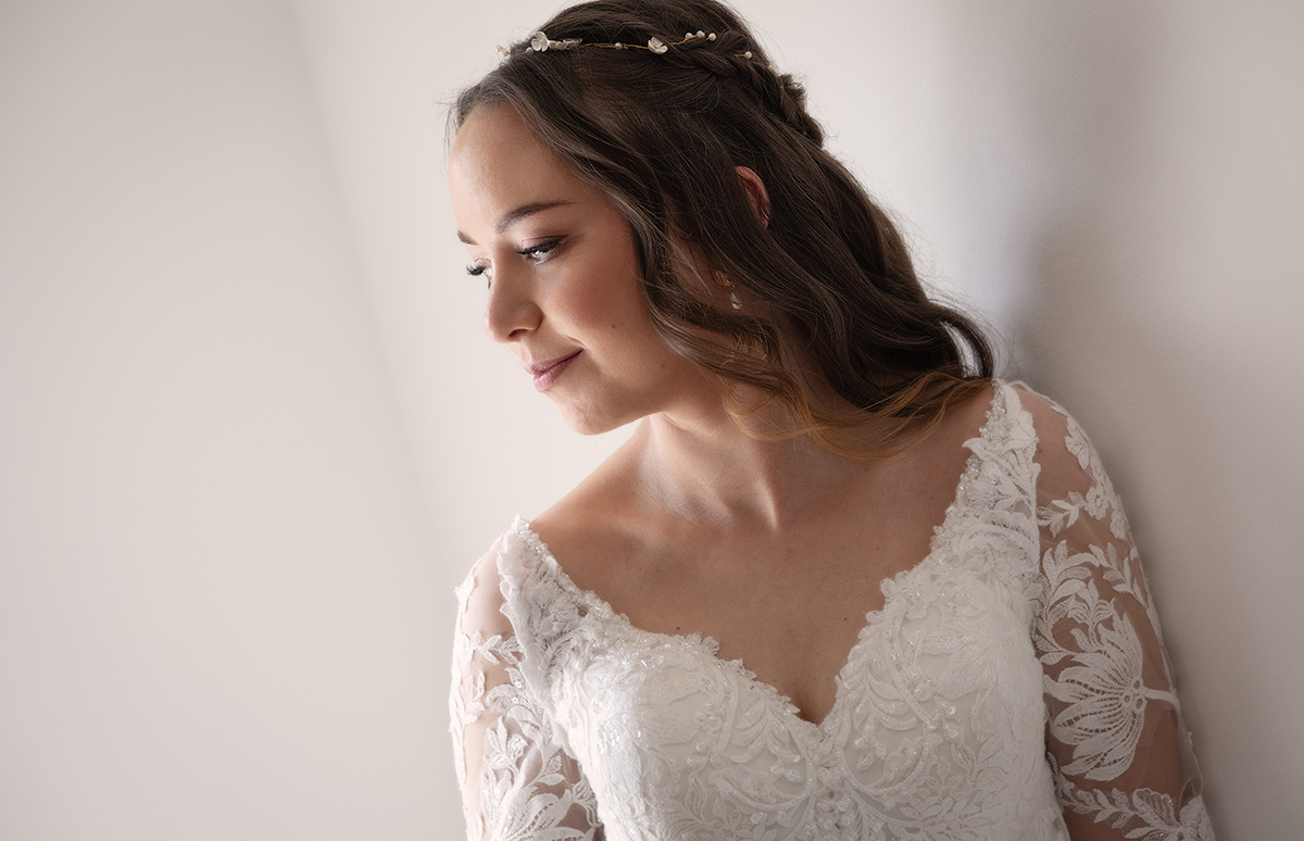 CAN_bride-portrait-elegant.jpg#asset:4268
