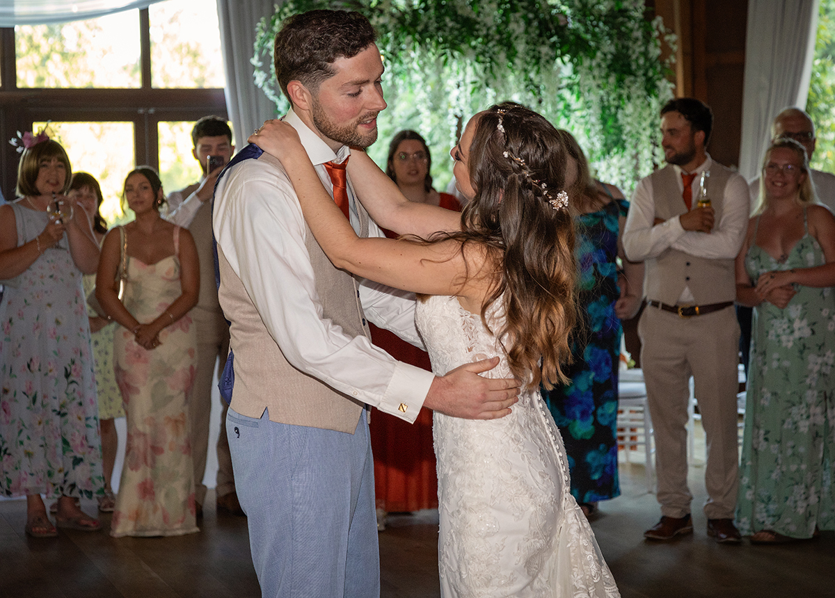 CAN_reception-dance-love.jpg#asset:4280