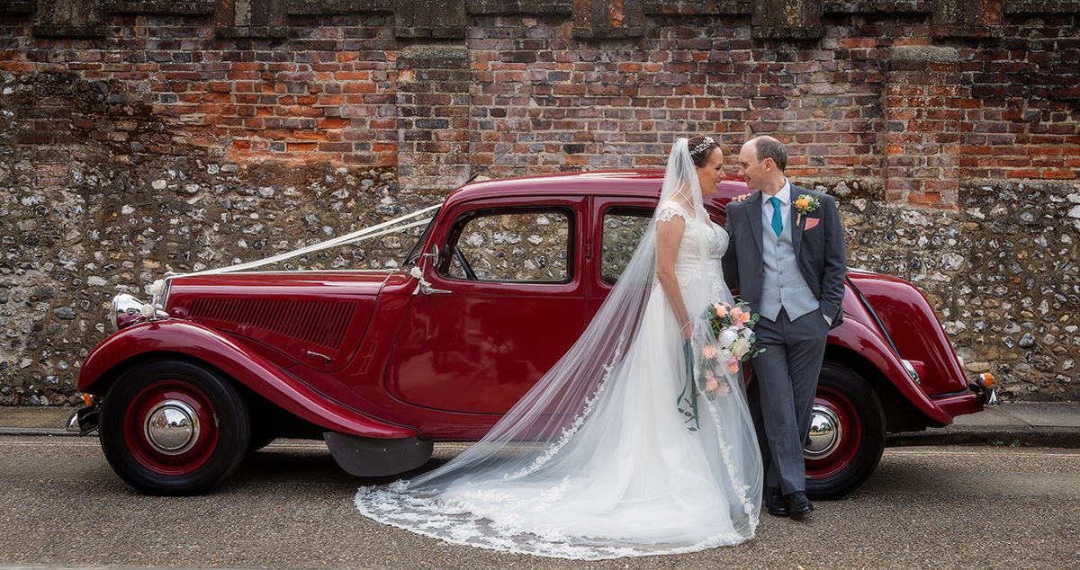 FER_bride-groom-car.jpg#asset:4768