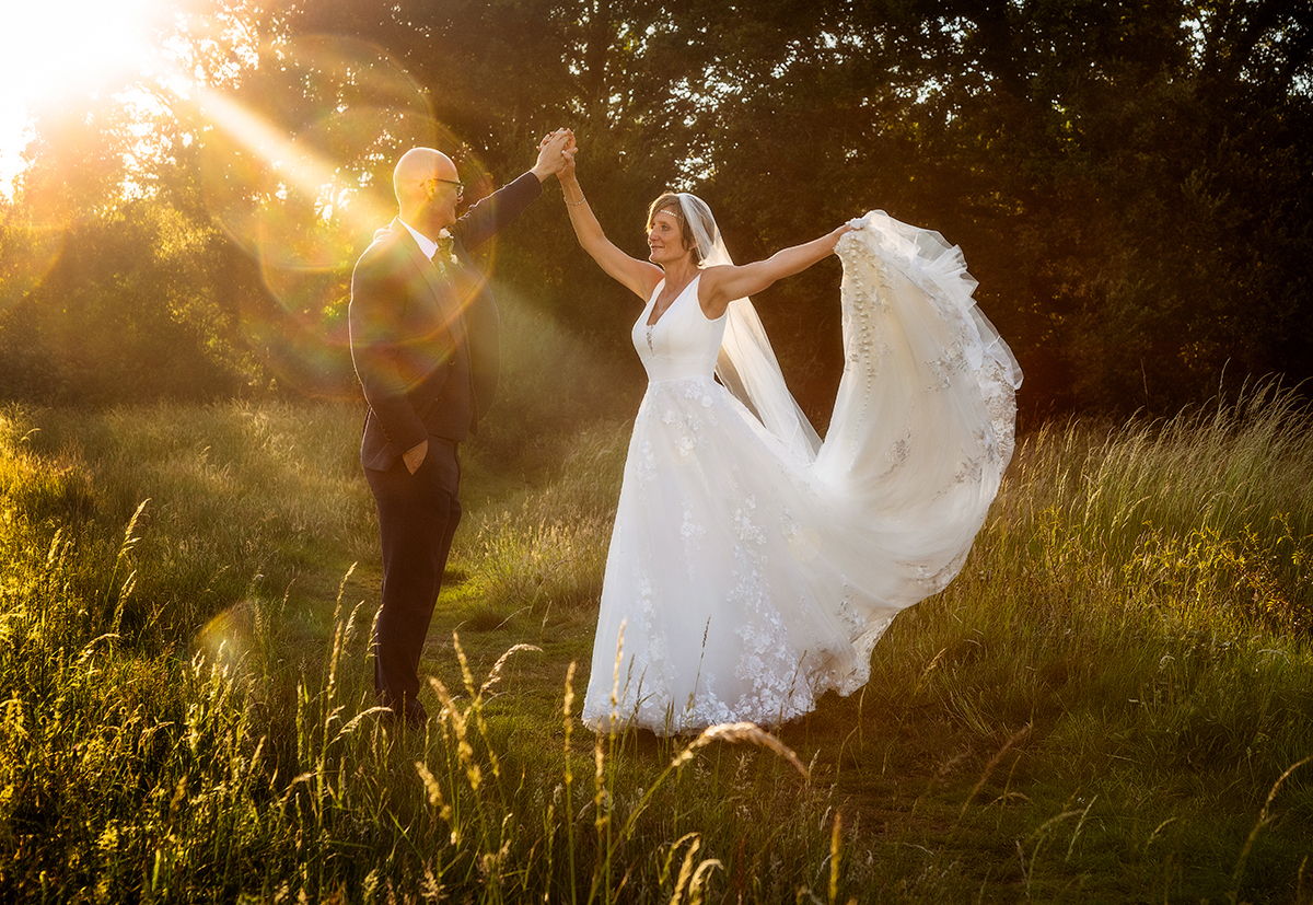 HARS_couple-outdoor-dress.jpg#asset:4732