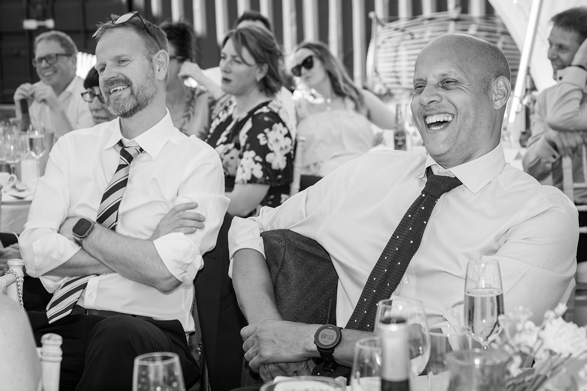 HARS_speeches-friend-laughing.jpg#asset:4740