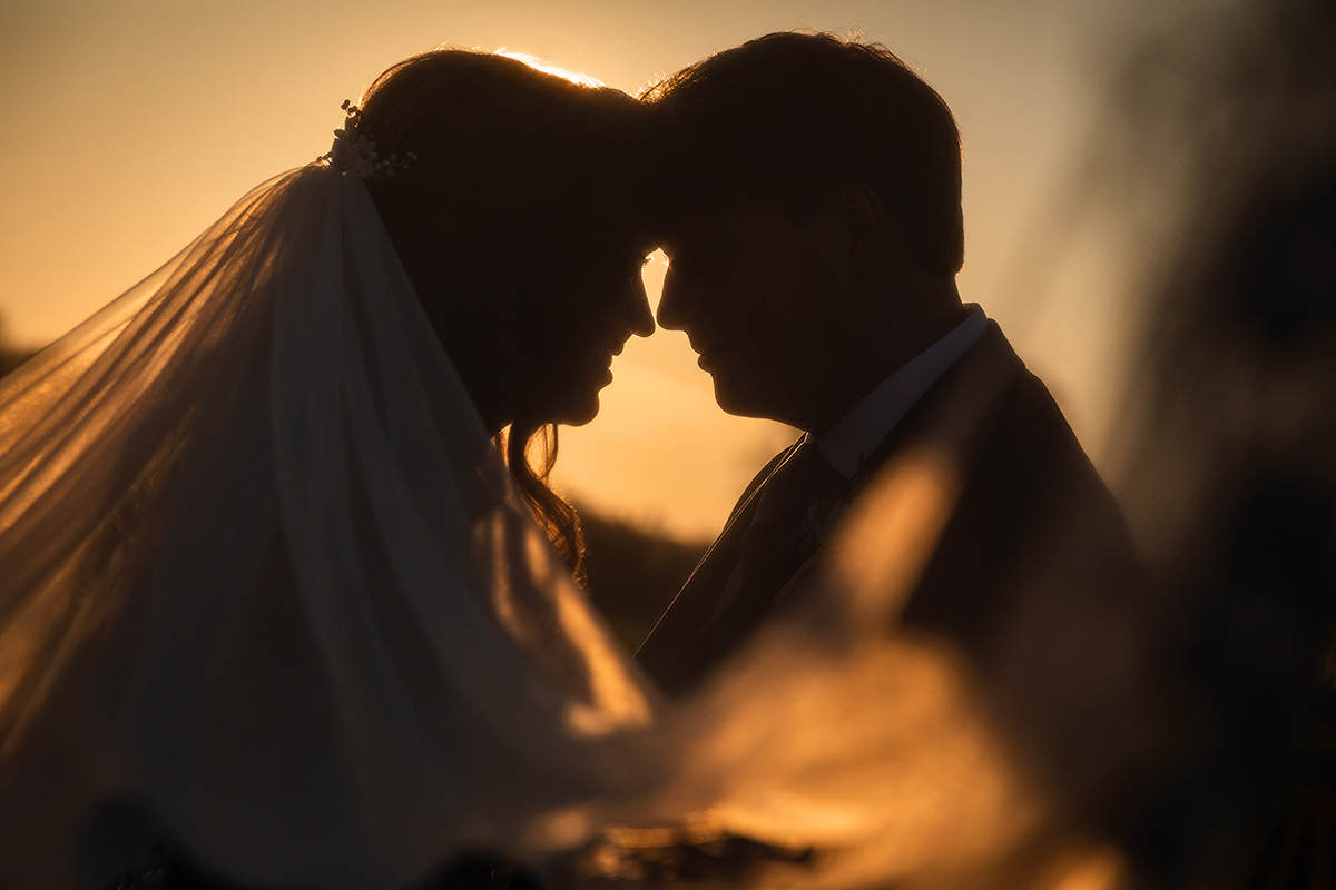 HOU_couple-sunset-close.jpg#asset:4539