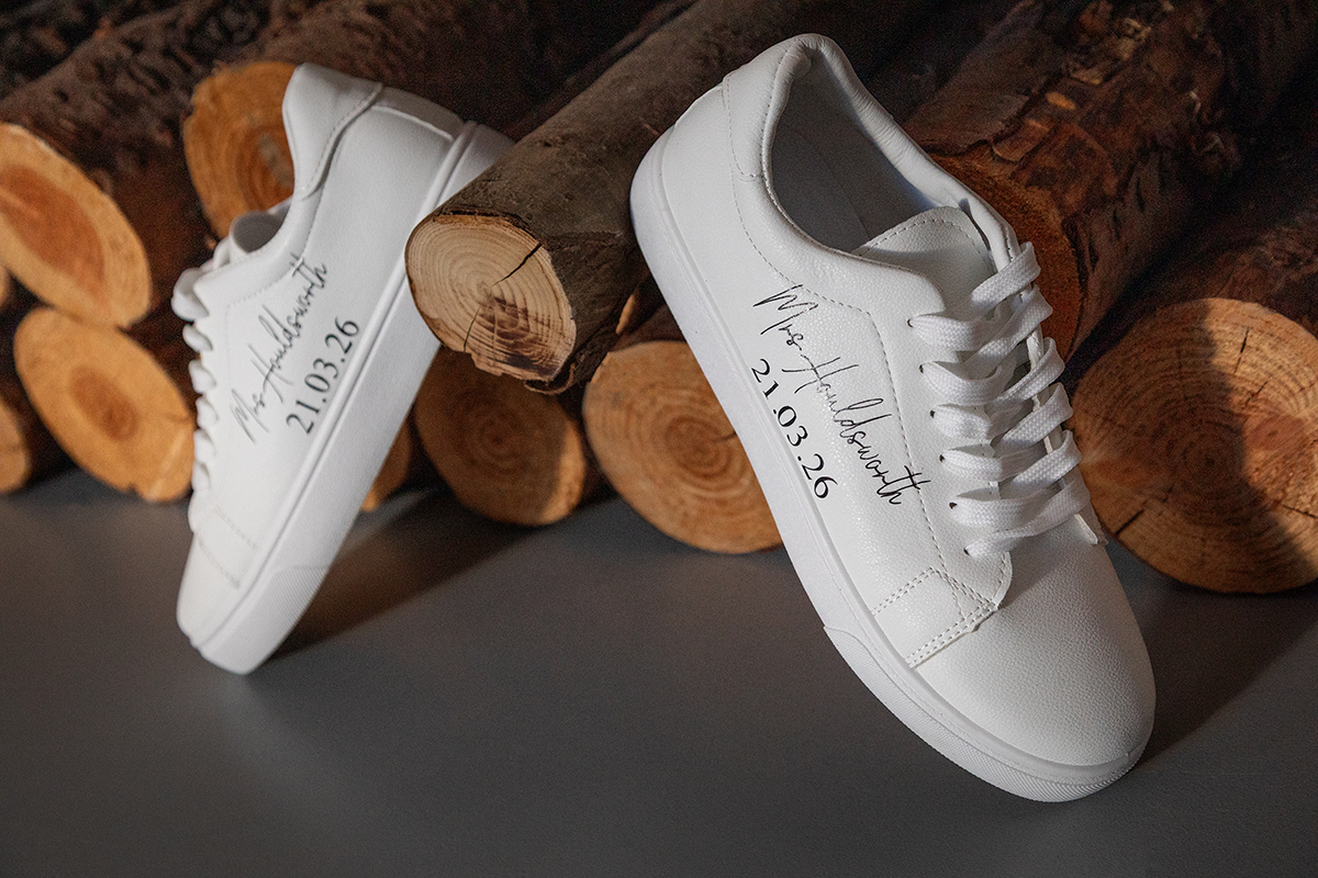 HOU_details-shoes-logs.jpg#asset:4542