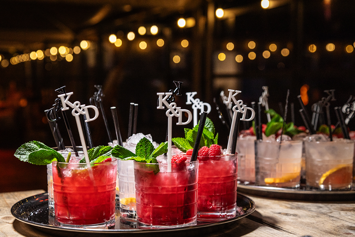 HOU_reception-cocktails-red.jpg#asset:4548