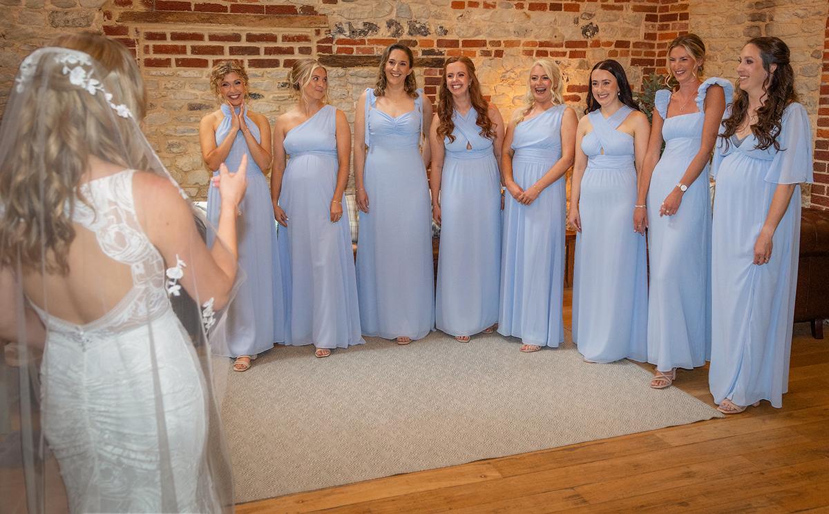 MAL_Bridal-reveal-friends.jpg#asset:4361