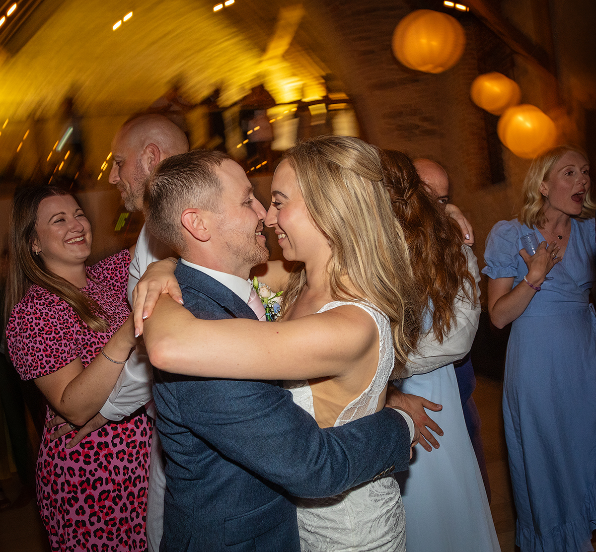 MAL_bride-groom-dancing.jpg#asset:4364