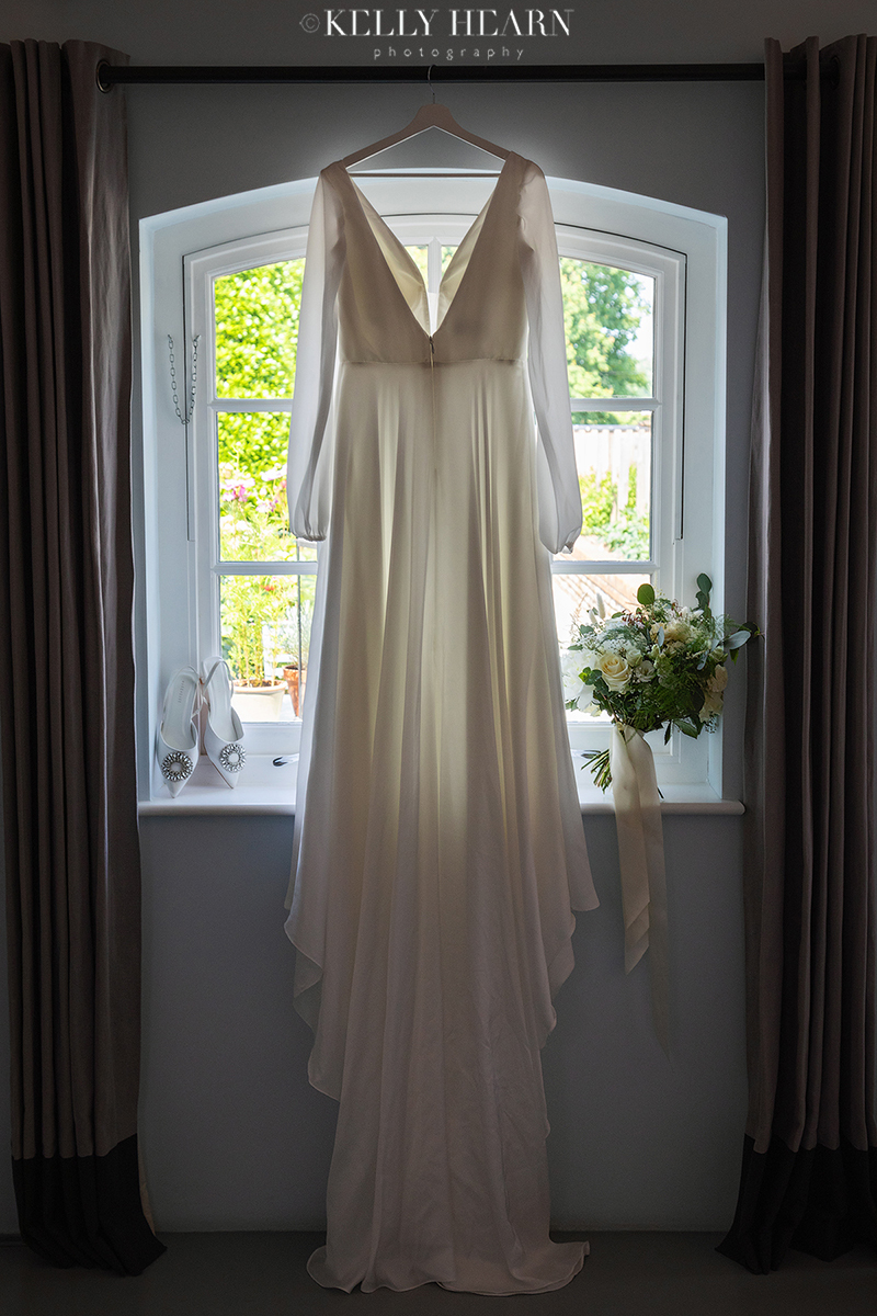 MID_dress-white-wedding.jpg#asset:3673