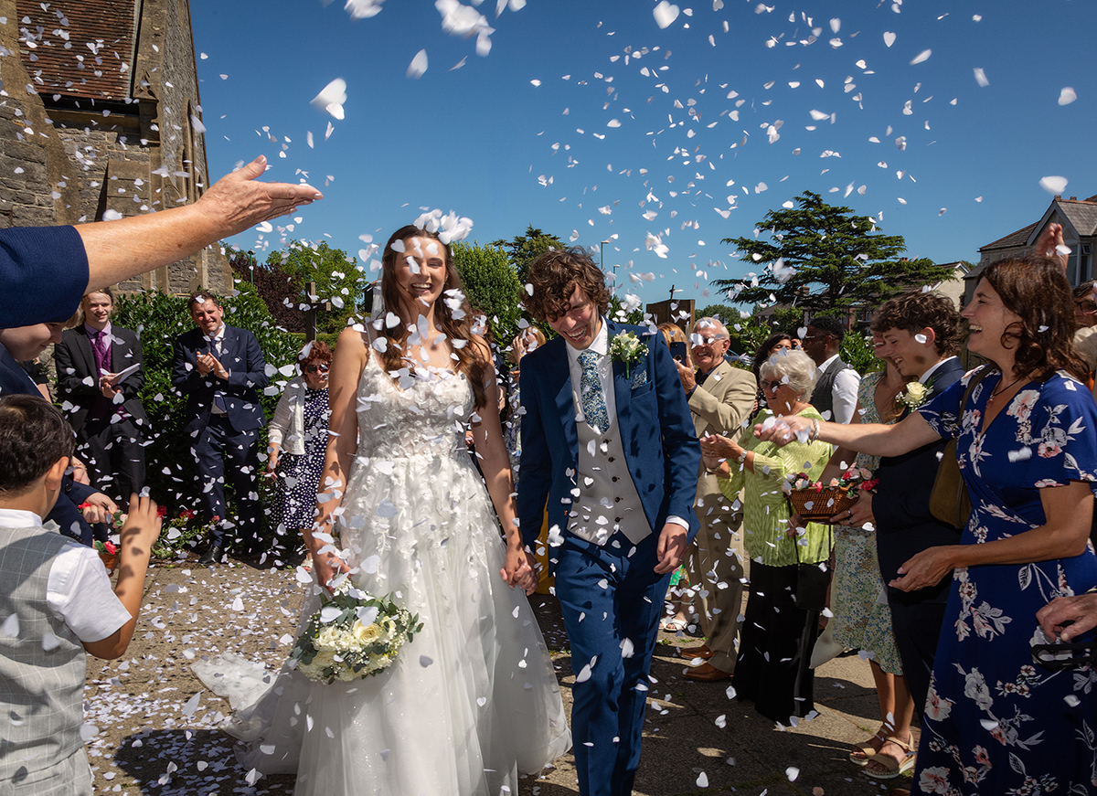 PIT_bride-groom-confetti.jpg#asset:4711