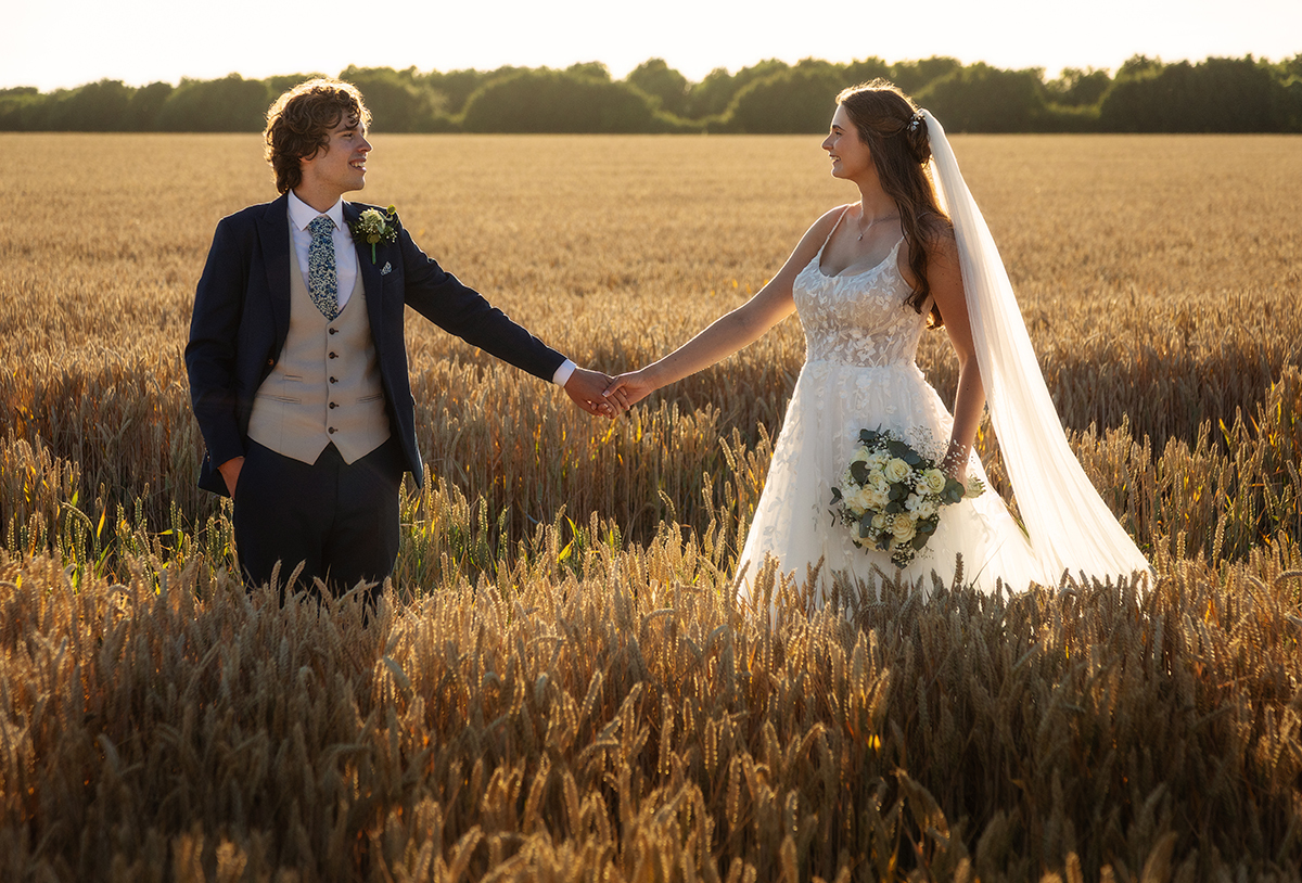 PIT_bride-groom-cornfield.jpg#asset:4712