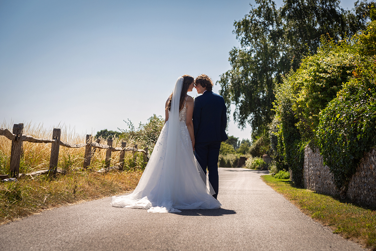 PIT_bride-groom-love.jpg#asset:4714