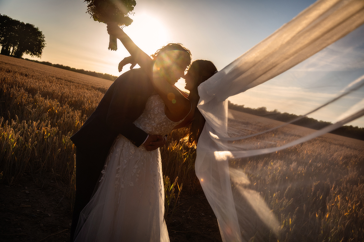 PIT_bride-groom-sunset.jpg#asset:4716