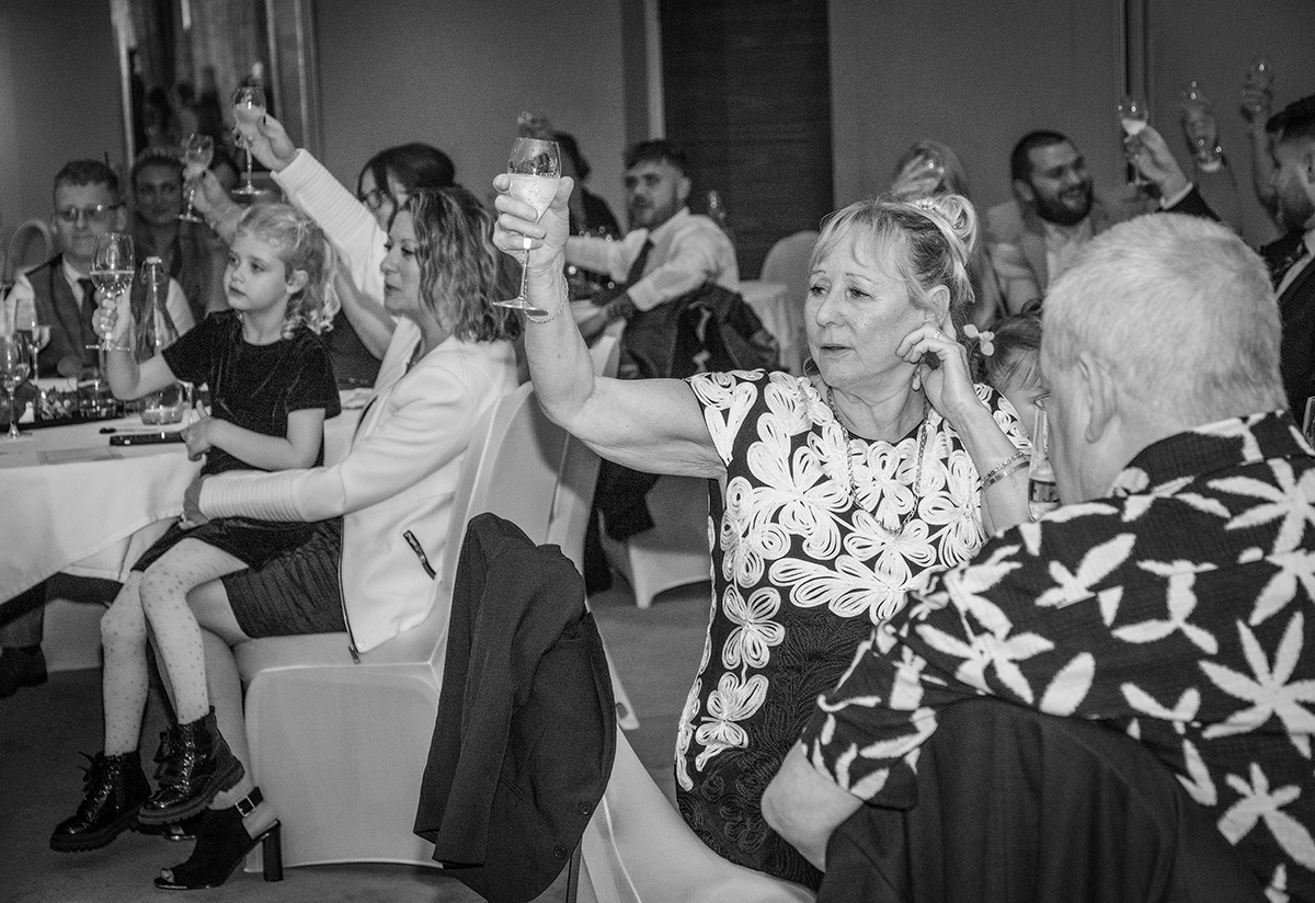 SPI_speeches-toast-cheers.jpg#asset:4519