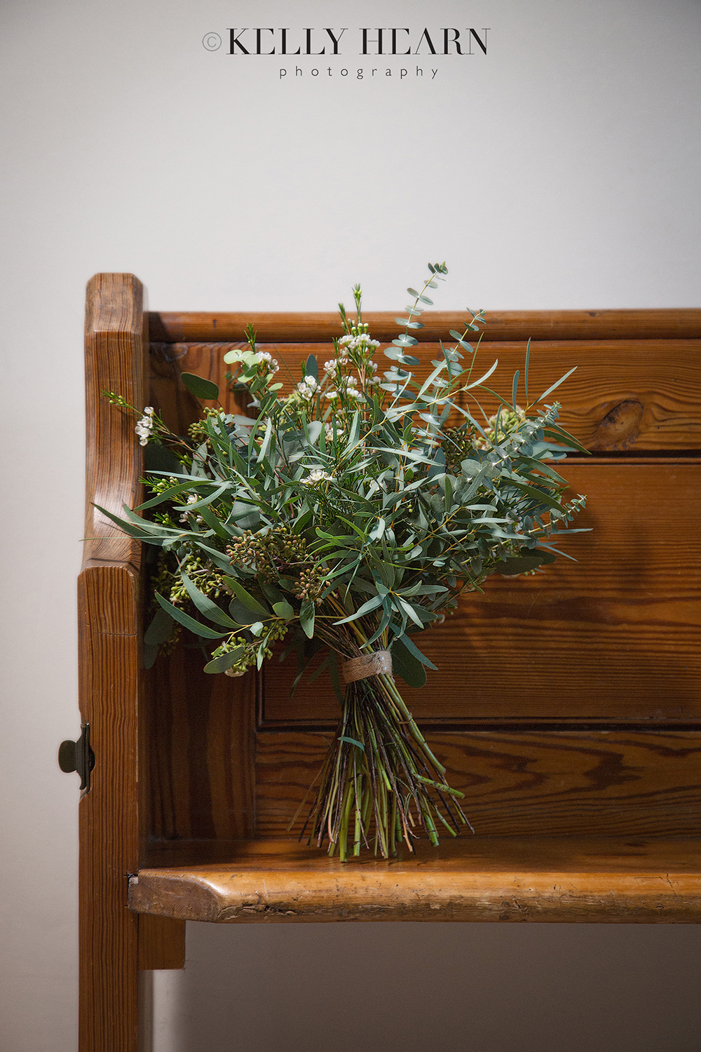 SPR_bouquet-on-pew.jpg#asset:1998